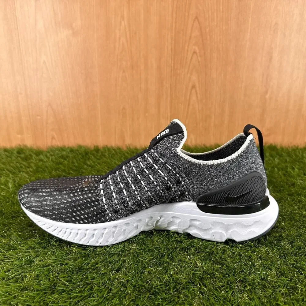 Nike React Phantom Run Flyknit 2 Oreo CJ0280-002 Women's Sz 11.5 / Men's Sz 10